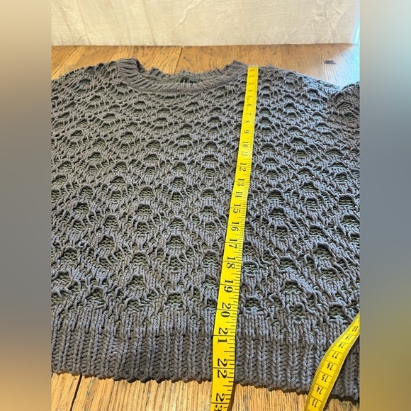 Moon & Madison gray Bell Sleeve Knit Sweater Size L - Picture 5 of 9